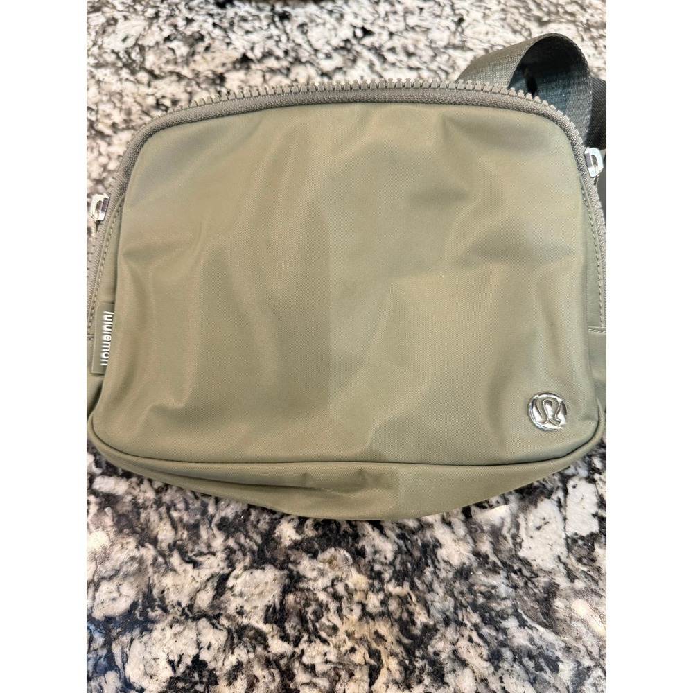 Lululemon Everywhere Belt Bag 2L Sage Green Olive Crossbody Waist Pack